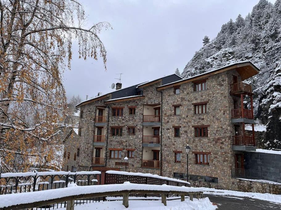 R Valle De Incles-Grandvalira Free Parking 卡尼略 外观 照片